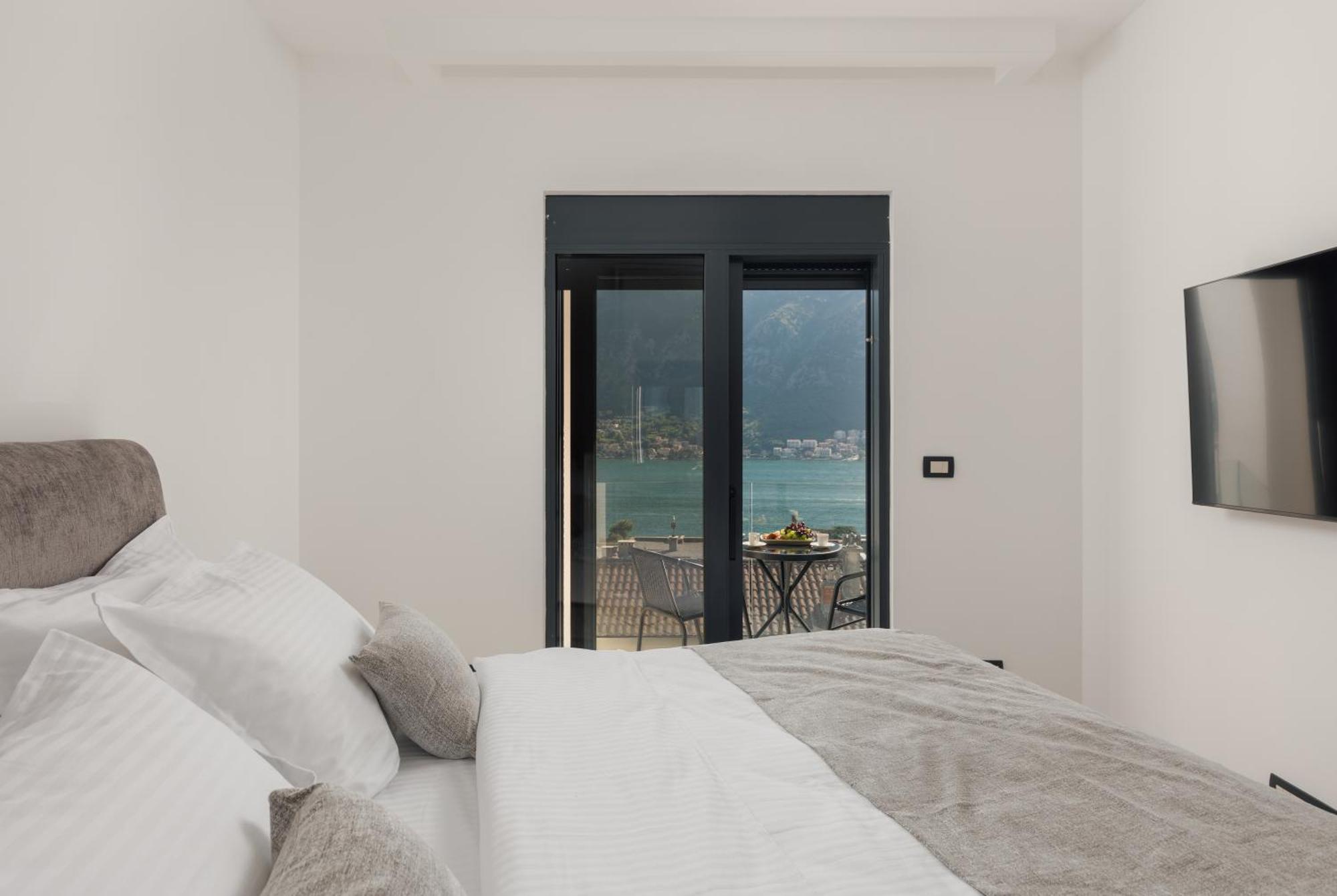 Berge Apartments Kotor Bagian luar foto