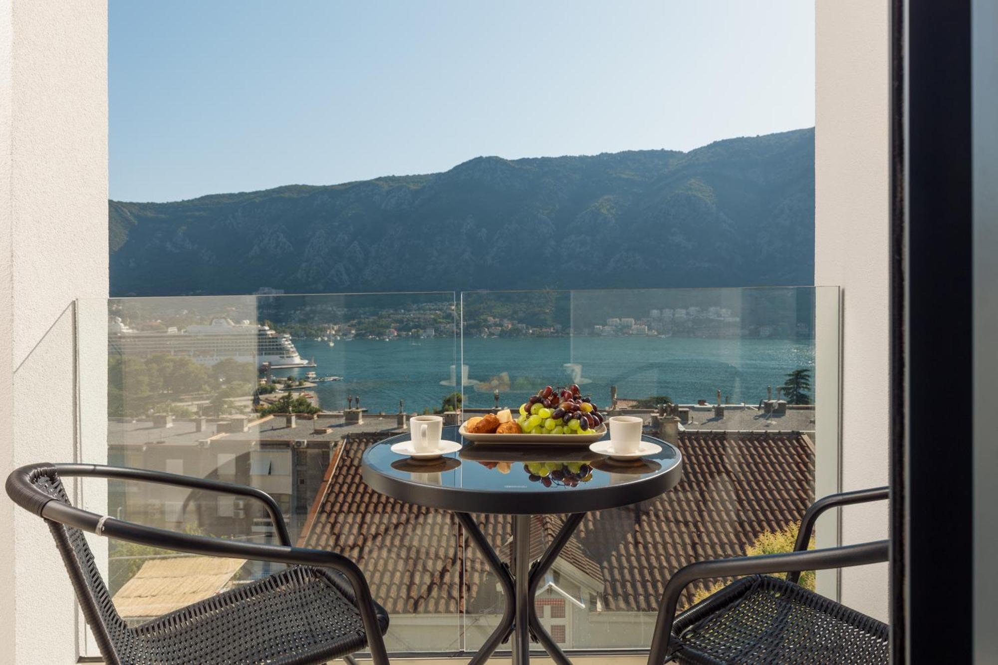 Berge Apartments Kotor Bagian luar foto